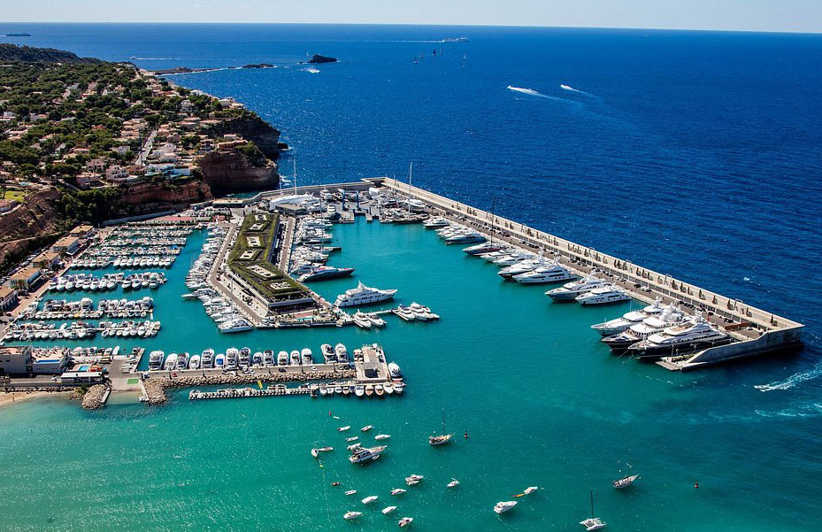 Port Adriano Porto turistico - Ormeggi e posti barca